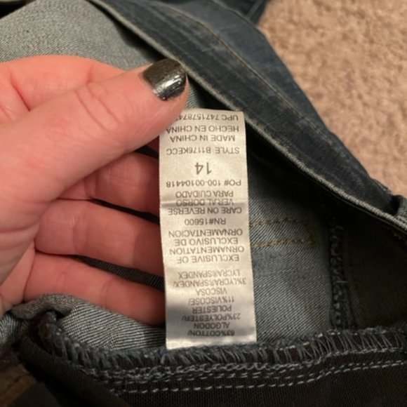 NWOT 1822 Denim Cuffed Skinny Jean! - Picture 2 of 5